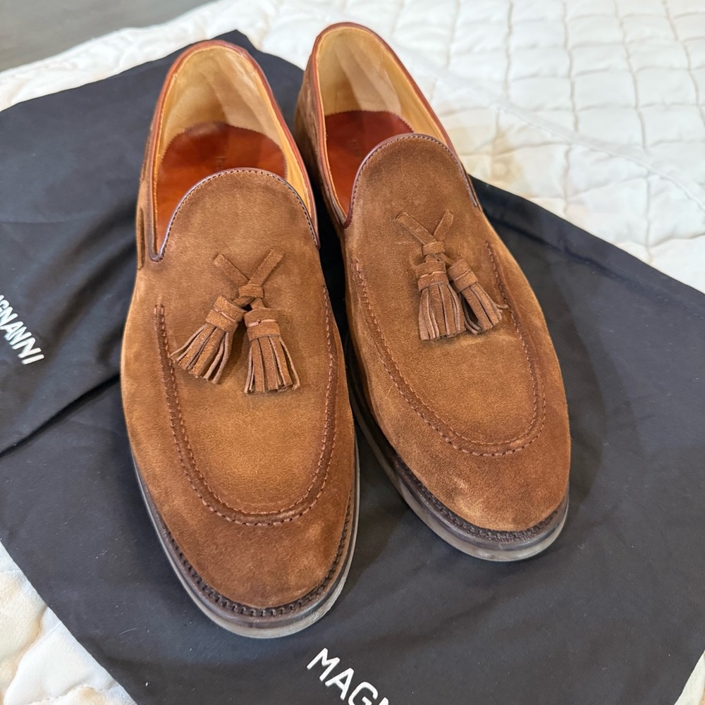 Magnanni Magico Tassel Brown Suede Loafers